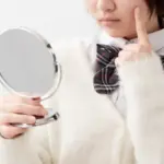 治らない思春期ニキビで悩む方へ｜原因や治療のポイントを解説